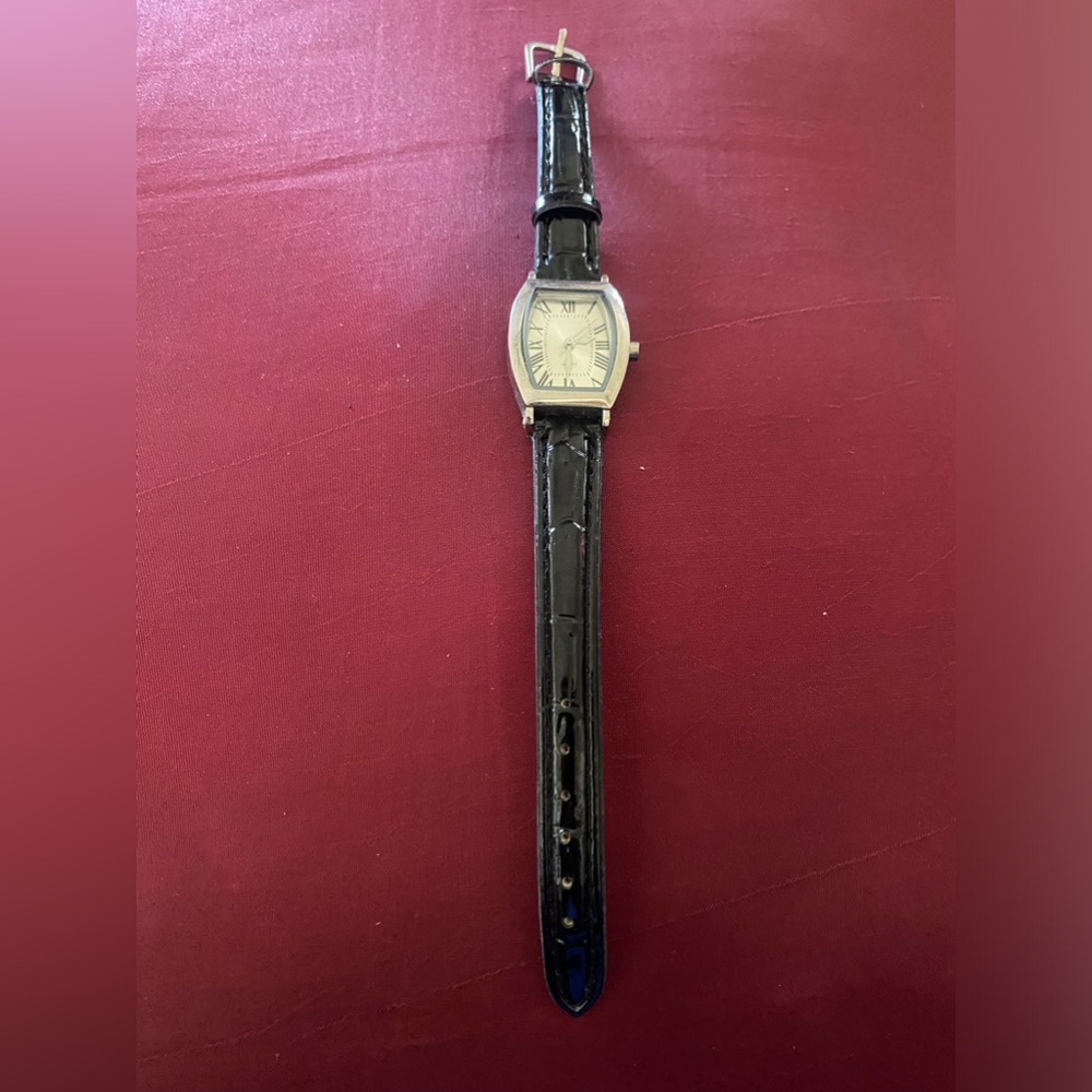 Ladies Watch - Picture 4 of 6